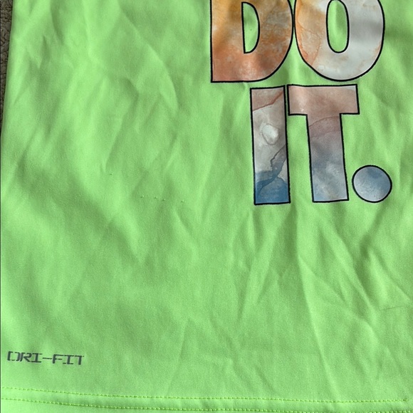 Nike Kids' Neon Green Tank and Gray Shorts Set - Picture 3 of 4